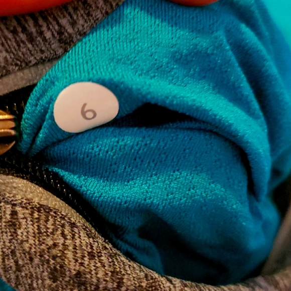 Rare Lululemon Cross Train Pullover  - Picture 10 of 10